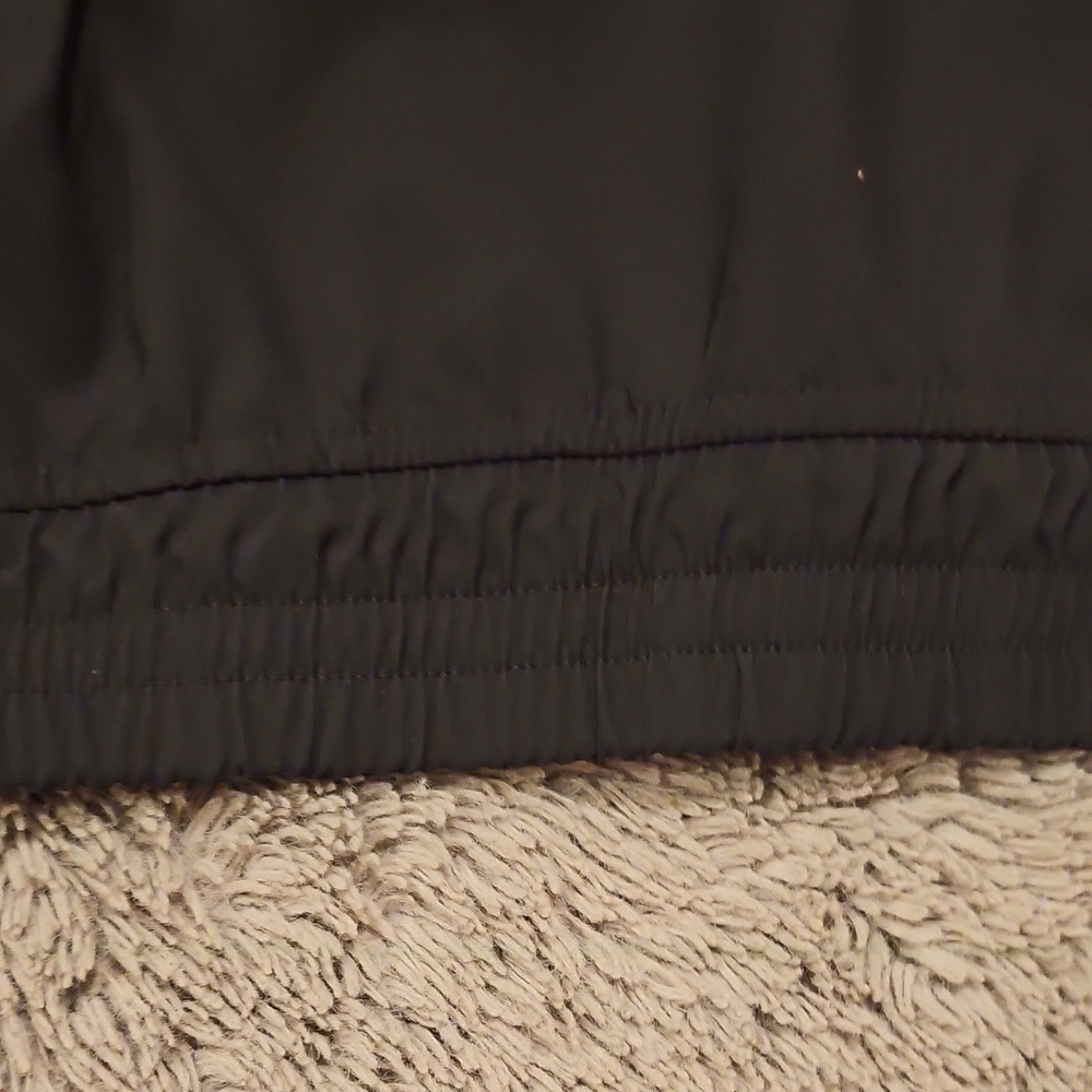 Under Armour University Of Cincinnati Bearcats Black and Red Zip Up Jacket - Picture 4 of 6